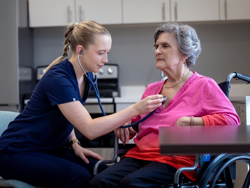 Stärkung der Gemeinschaften durch zugängliche Ambulanten Pflegee: Eine globale Perspektive