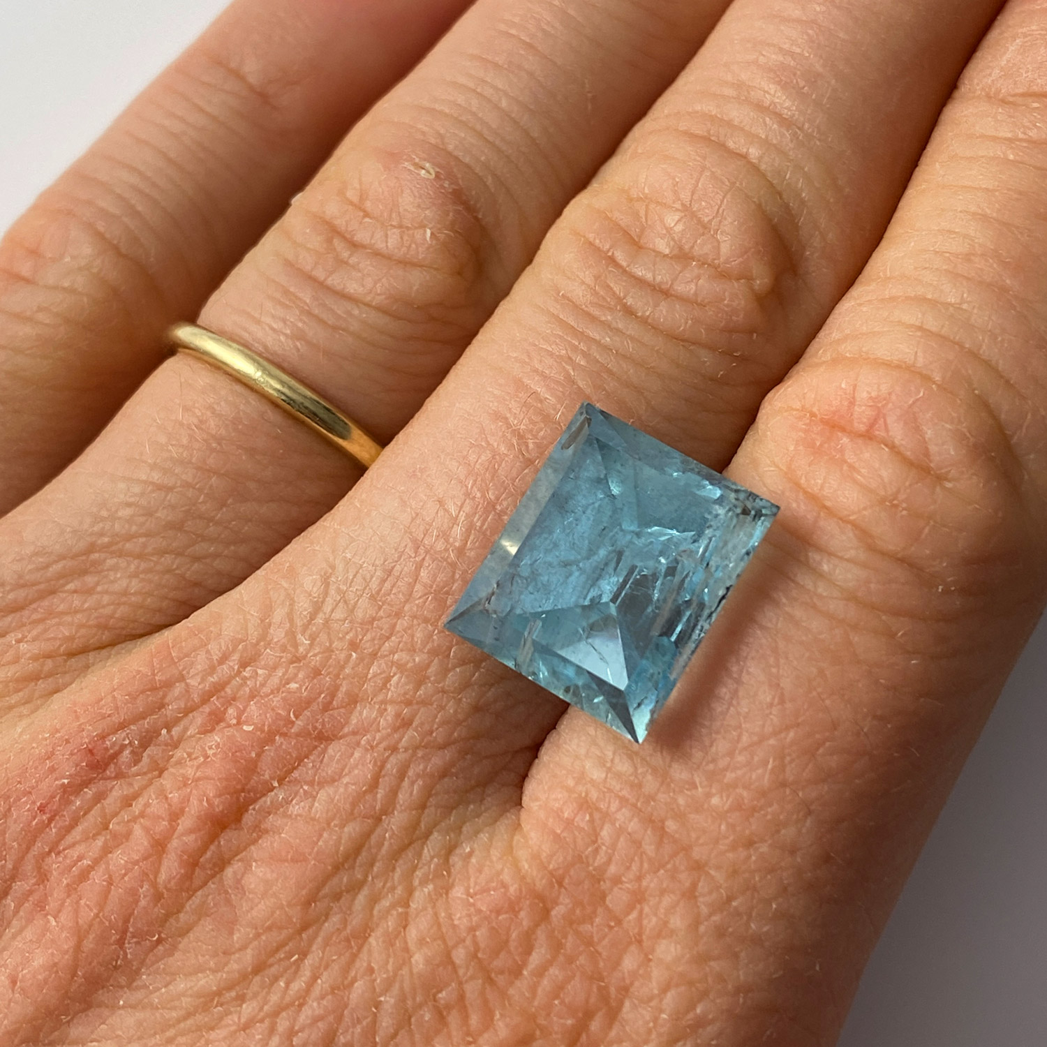 Fühle Leichtigkeit mit aquamarin Schmuck von CrystalScents