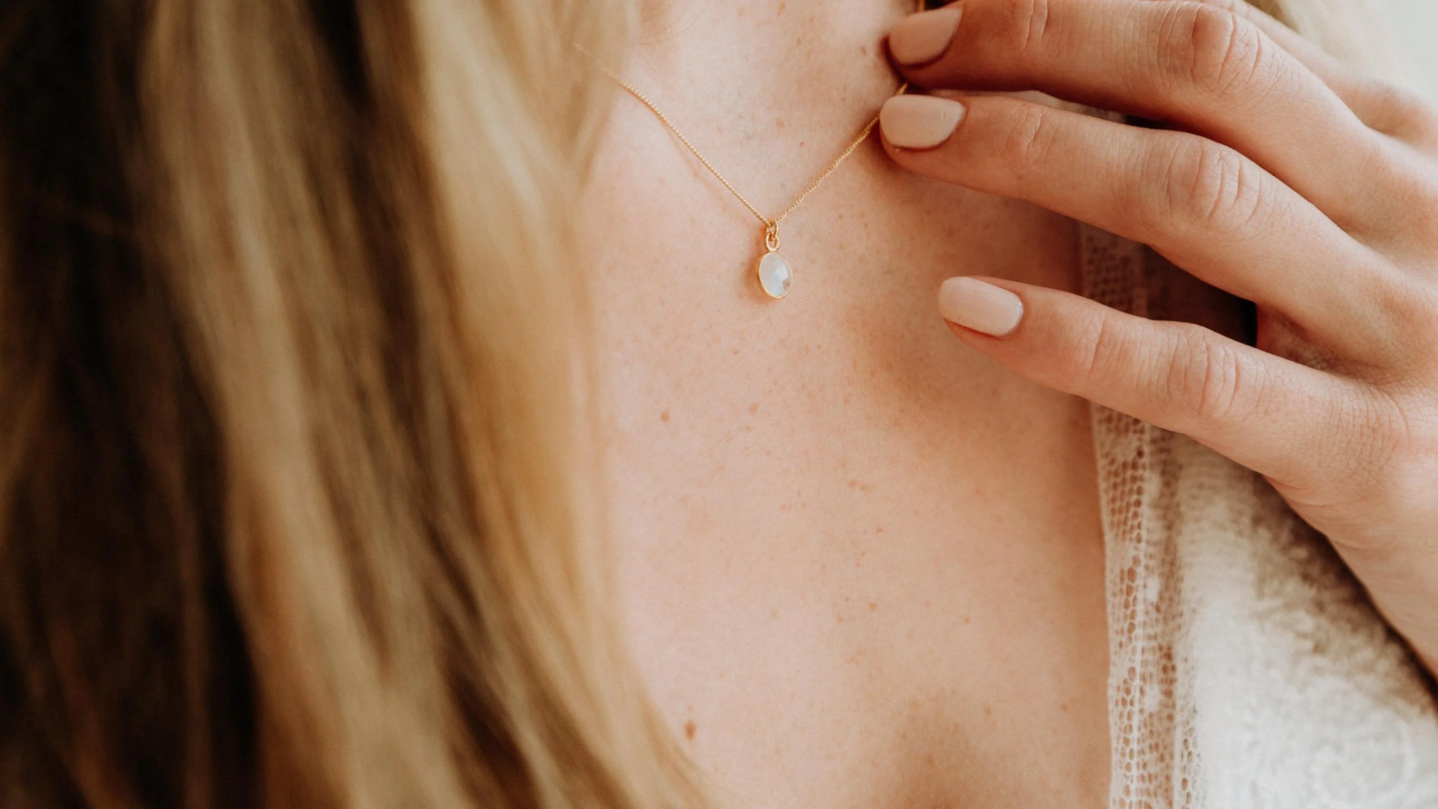 Pflegetipps für Schmuck: So bleibt die Schönheit Ihrer Lieblingsstücke erhalten