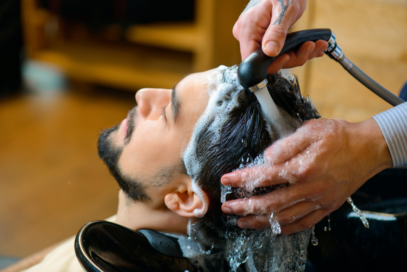 Der perfekte Waschplatz Friseur für entspannte Kunden