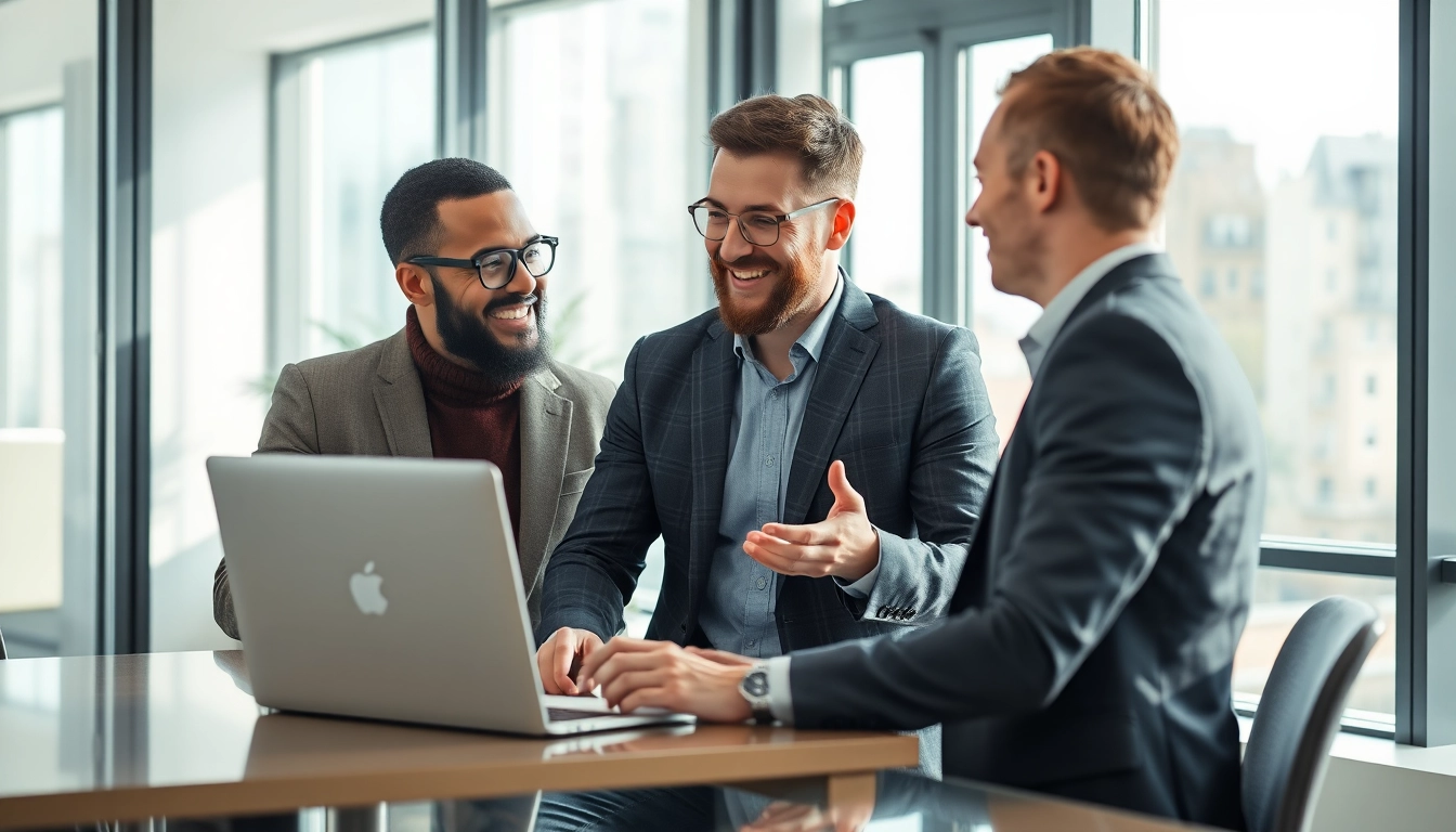 Headhunter Saarbrücken in einem modernen Büro, der ein Gespräch über einen Laptop führt.